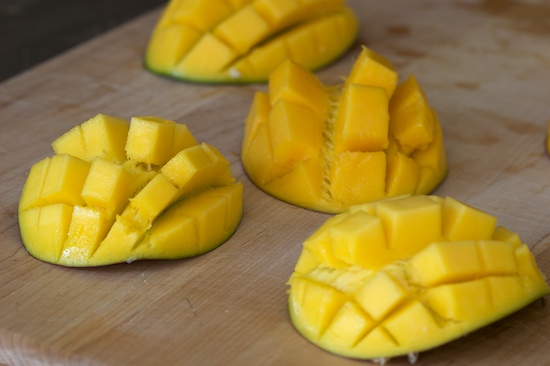 How to chop Mangoes