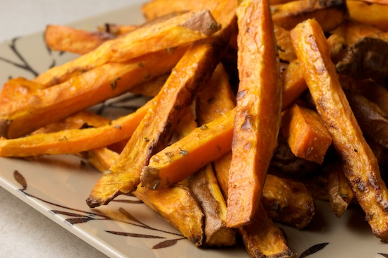 Oven Baked Sweet Potato Fries with Rosemary and Garlic | pinchmysalt.com