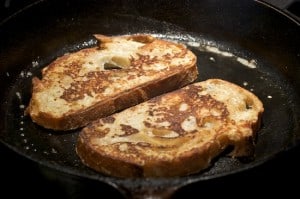 Skillet French Toast | pinchmysalt.com