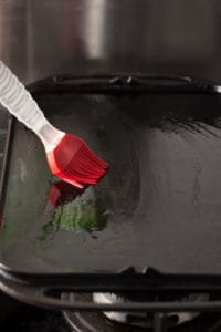 How to grease a cast iron griddle | pinchmysalt.com