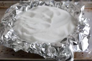 How to blind bake a pie crust | pinchmysalt.com