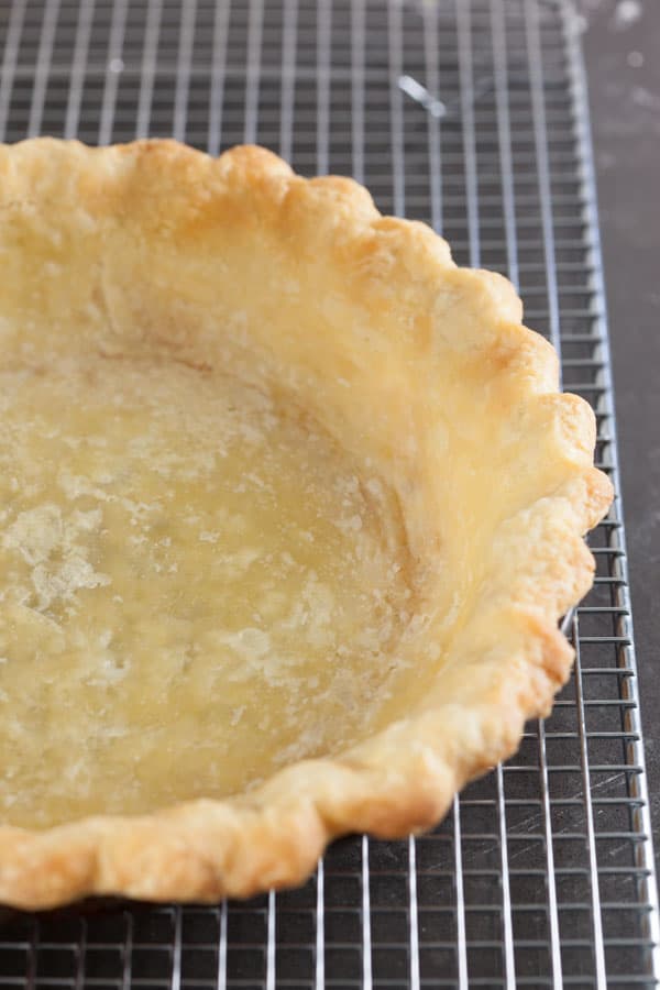 How to Blind Bake a Pie Crust and Prevent Slumping | pinchmysalt.com
