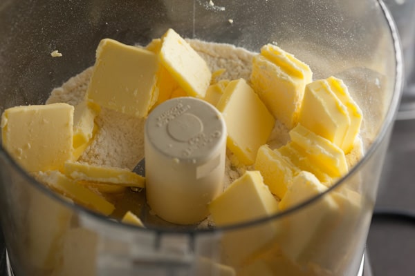 Flour, Salt, Sugar, Butter in Cuisinart for Sourdough Pie Crust | pinchmysalt.com